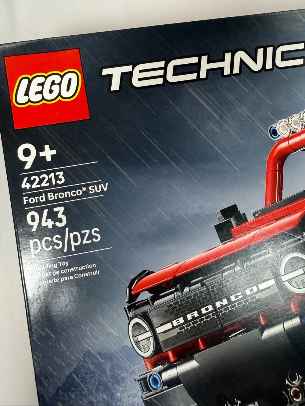 LEGO Technic Ford Bronco SUV 42213 943 Pieces Complete Box Instructions Built
